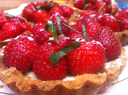 La  meilleure tarte-maison aux fraises de Paris: C'est au Cours de cuisine GuestCooking